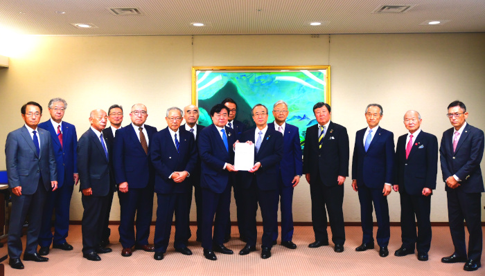 和８年度新潟県の産業振興施策に対する要望書（写真１）